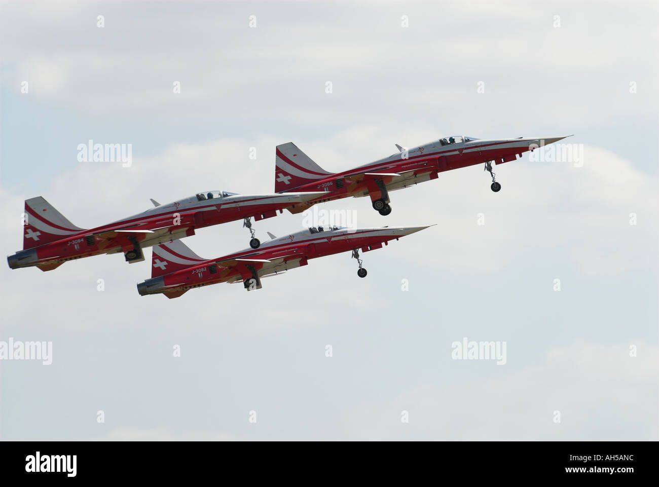 La Patrouille Suisse répéter pour leur affichage au Royal International Air Tattoo, Fairford, Angleterre Banque D'Images