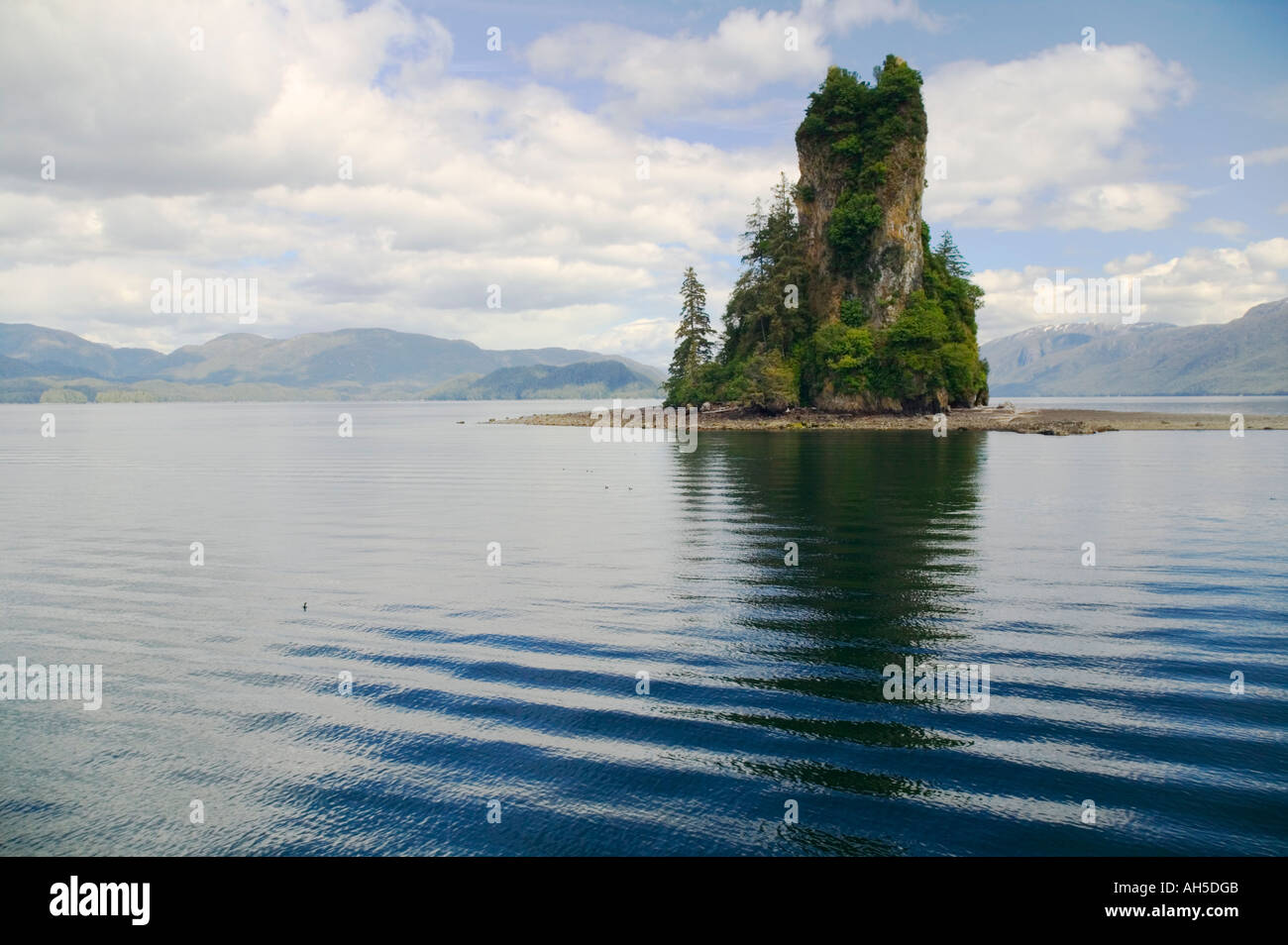 Nouveau Eddystone Rock Misty Fjords National Monument près de Ketchikan Alaska USA Banque D'Images