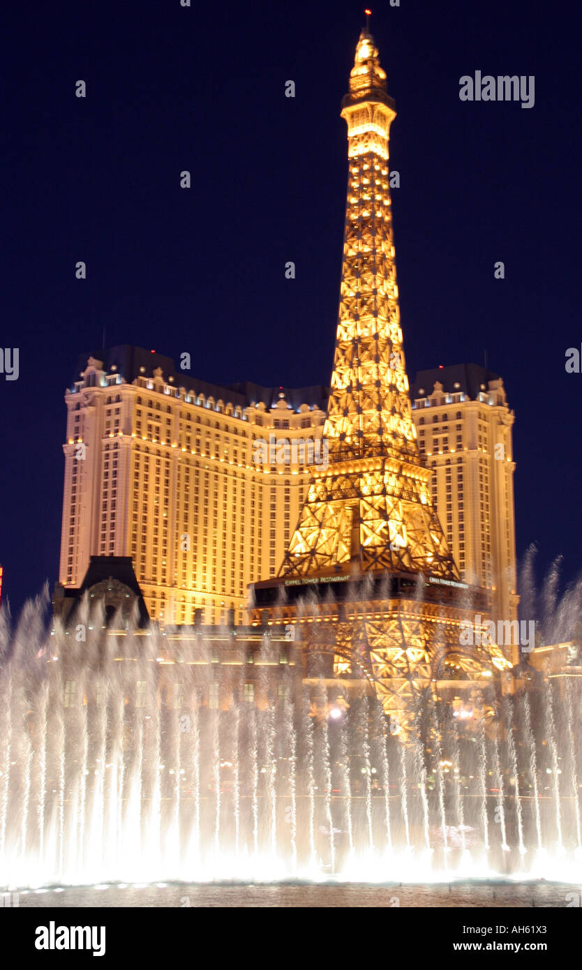 Le spectacle du soir du monde célèbres fontaines du Bellagio Hotel and Casino à Las Vegas Banque D'Images