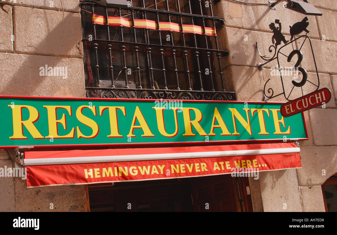 Restaurant Madrid Espagne Cuchi avec signe Hemingway n'a jamais mangé ici Banque D'Images
