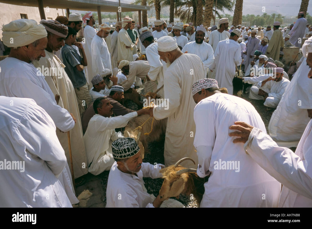 Marché du vendredi dans la ville de souk de Nizwa Sultanat d Oman Moyen-orient Banque D'Images