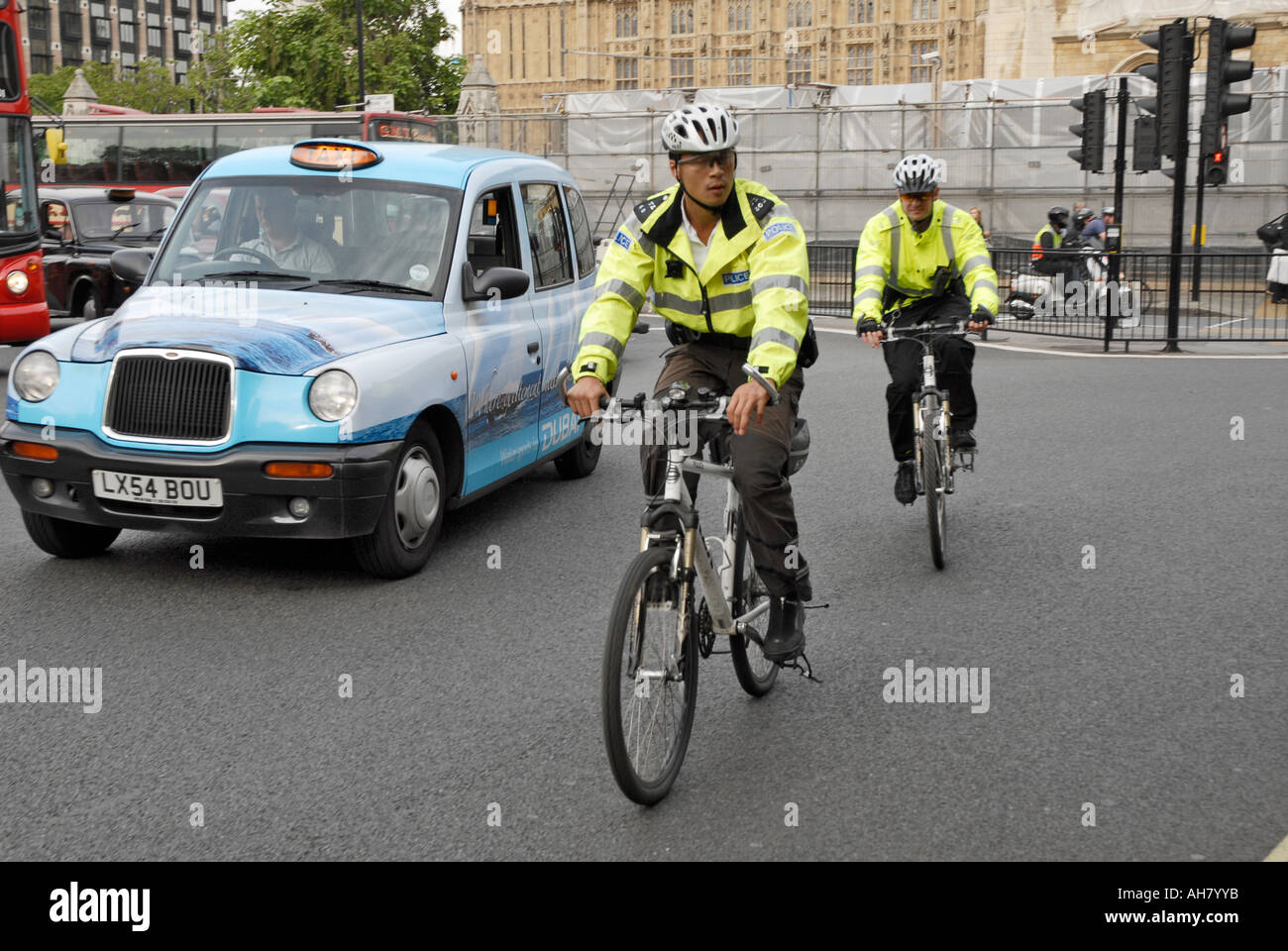 La police communautaire sur des cycles à Londres Banque D'Images