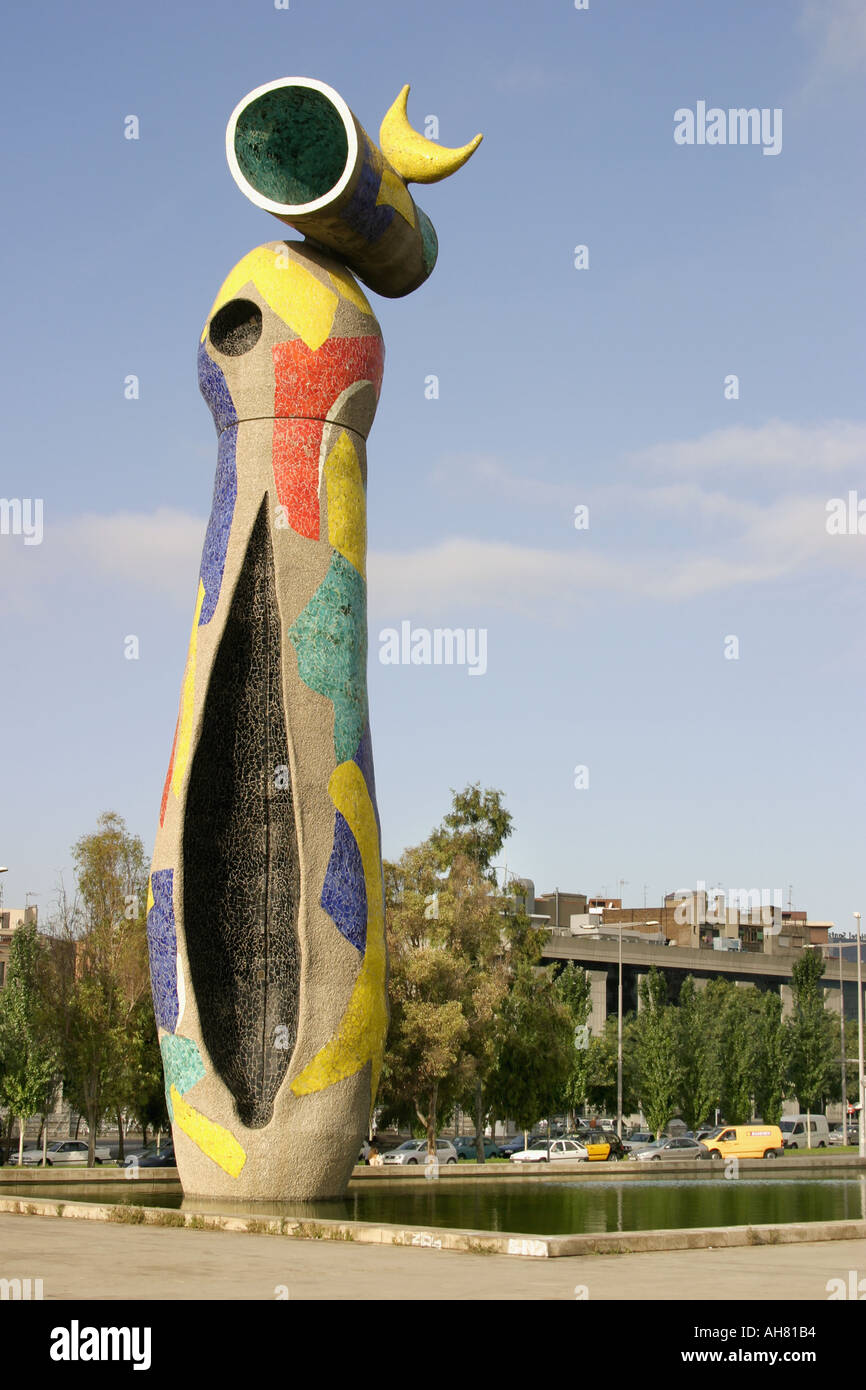 Barcelone Espagne dame d'oiseaux par miro dans le parc Joan Miro Banque D'Images