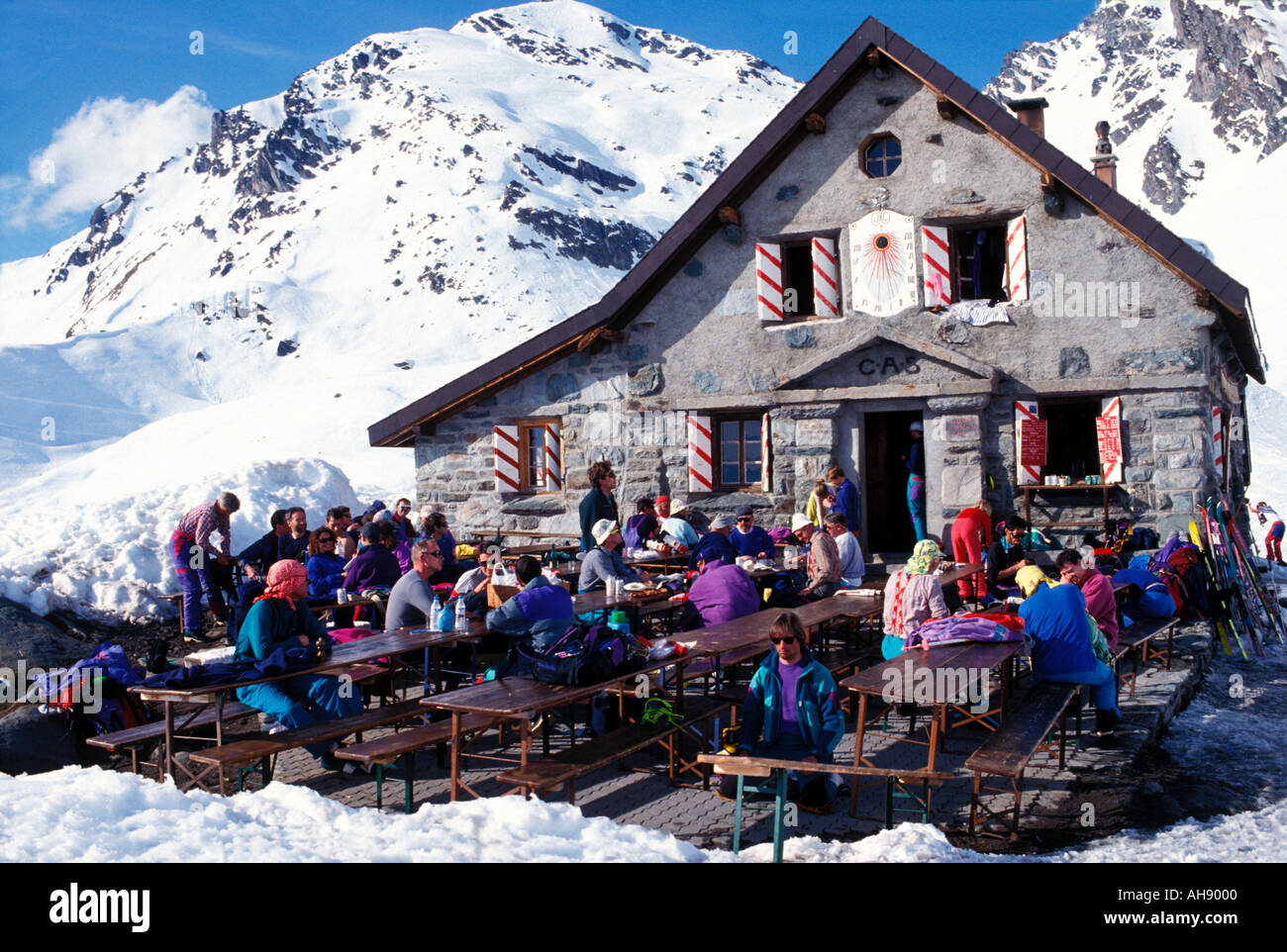 Le Refuge De Montagne Mont Fort Cabane Sur La Haute Route