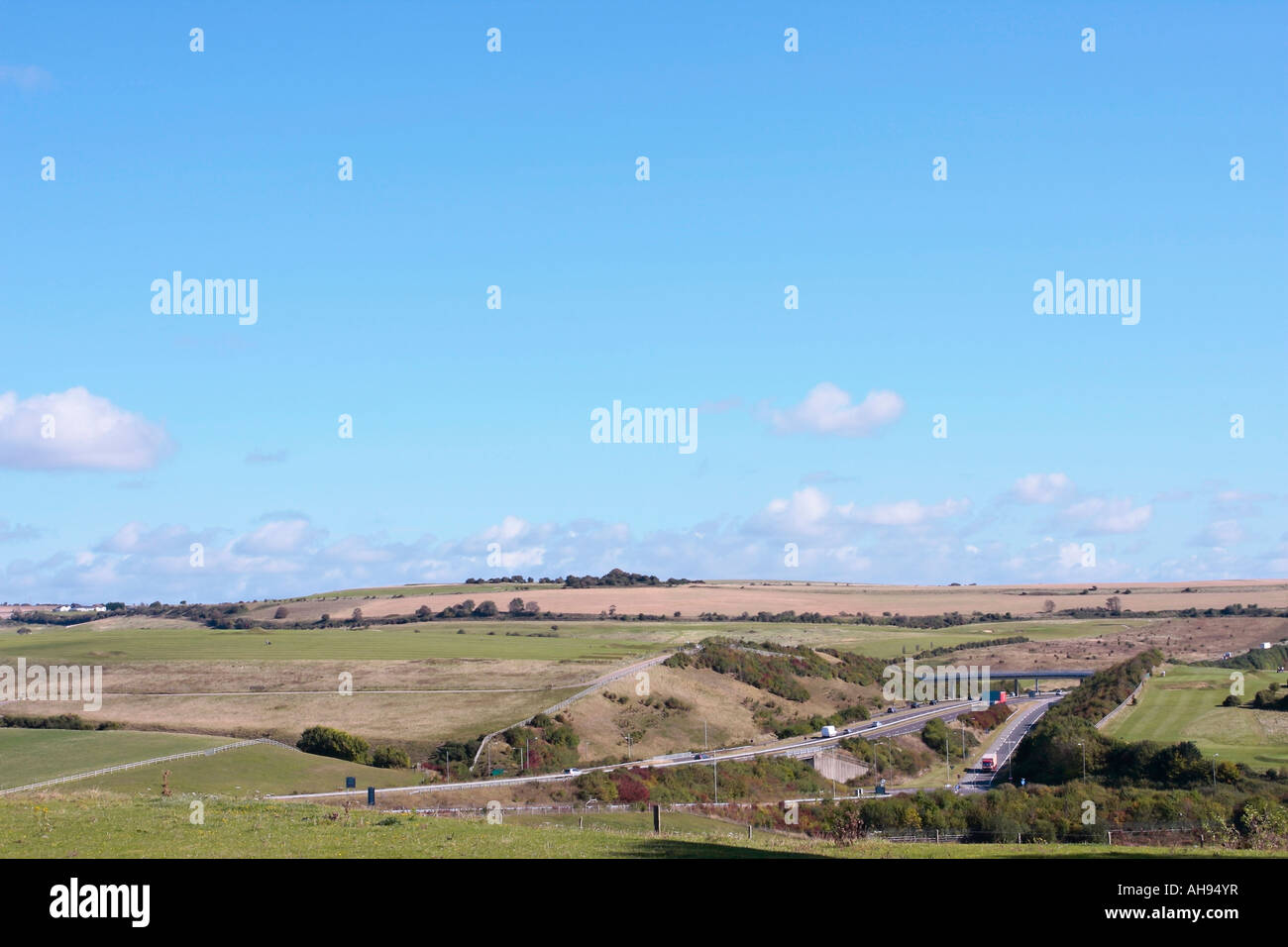 A27 Trunk road crossing les South Downs à Lancing, Sussex, Angleterre Banque D'Images