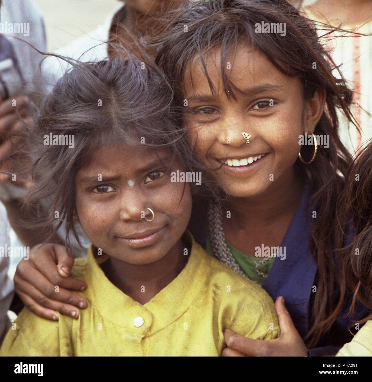 Les filles du village indien heureux Banque D'Images