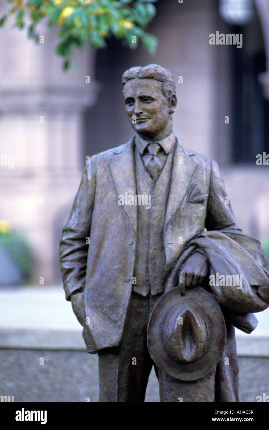 STATUE DE L'ÉCRIVAIN F. Scott Fitzgerald DANS LE RIZ, DOWNTOWN ST. PAUL, Minnesota. U.S.A. Banque D'Images
