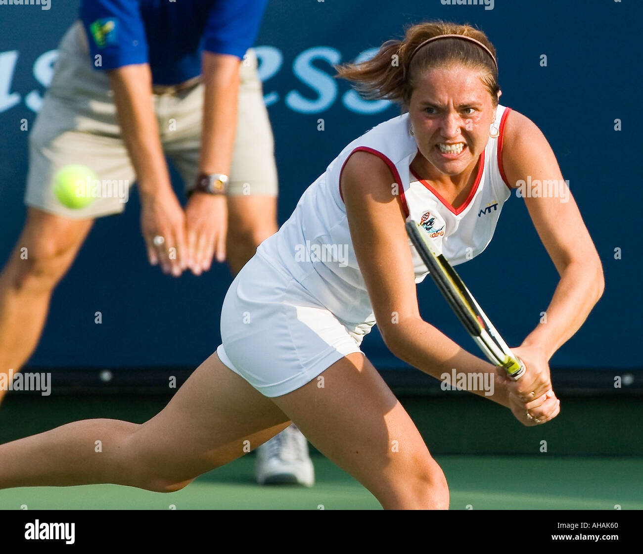 World Team Tennis Tour de l'année Katerina Bondarenko hits un retour vs Sacramento à Newport Beach pour les Breakers Banque D'Images