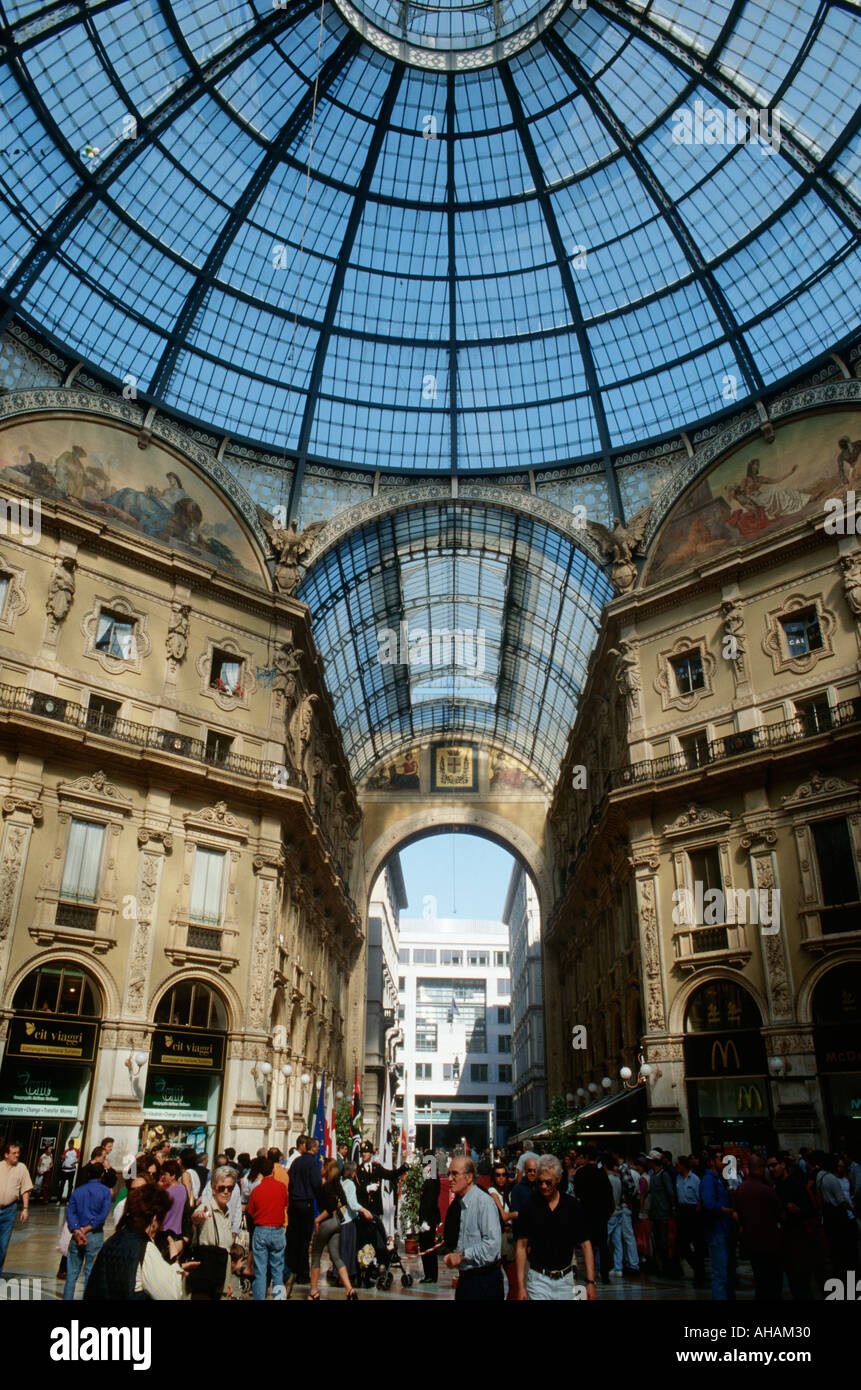 Milan Italie Galleria Vittorio Emanuele II Victor Emmanuel gallery shopping arcade Banque D'Images