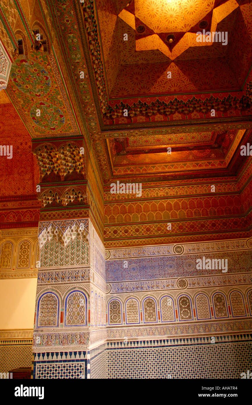 Maroc Marrakech Dar Si Said Musée des arts marocains du plafond de cèdre sculpté Banque D'Images