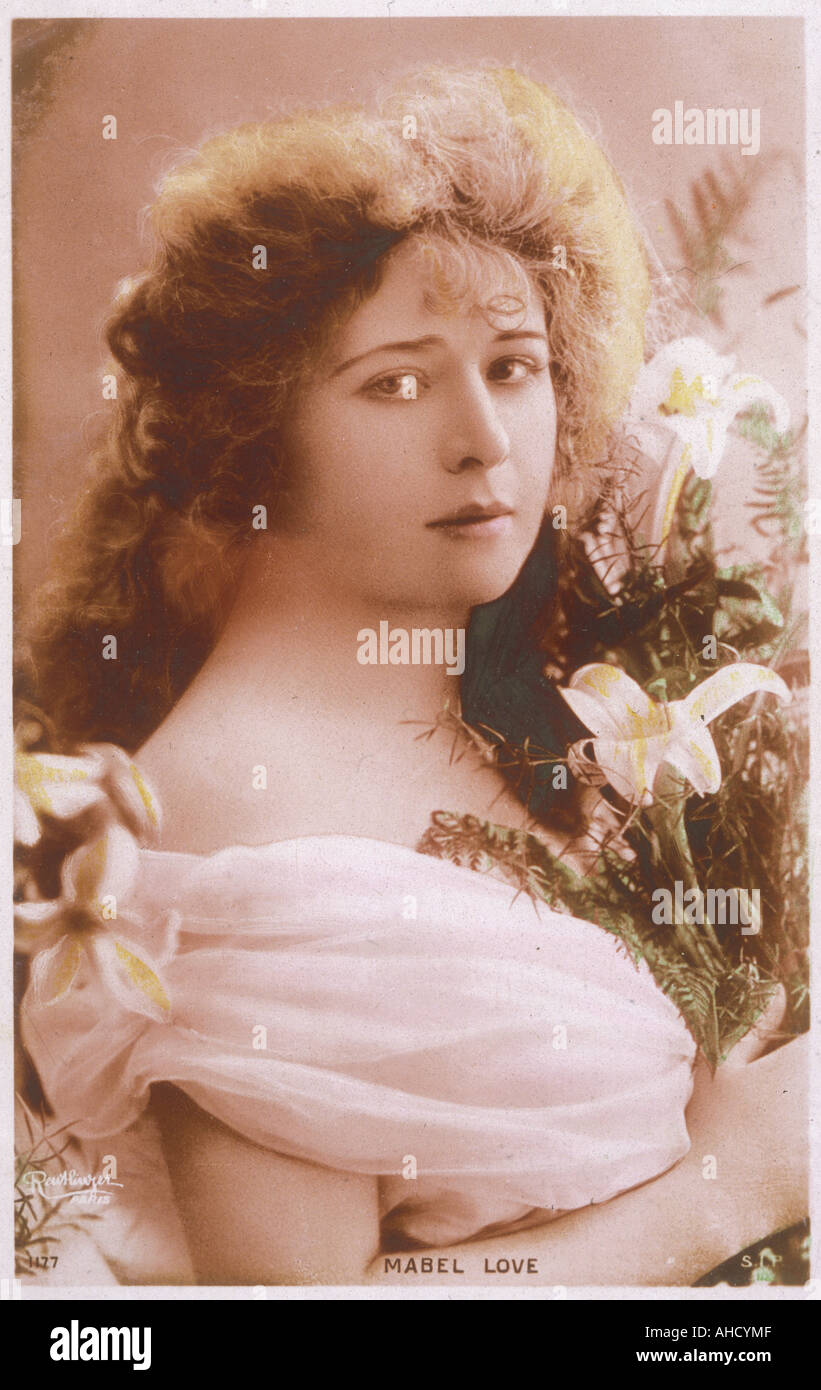 Mabel aime les fleurs Banque D'Images