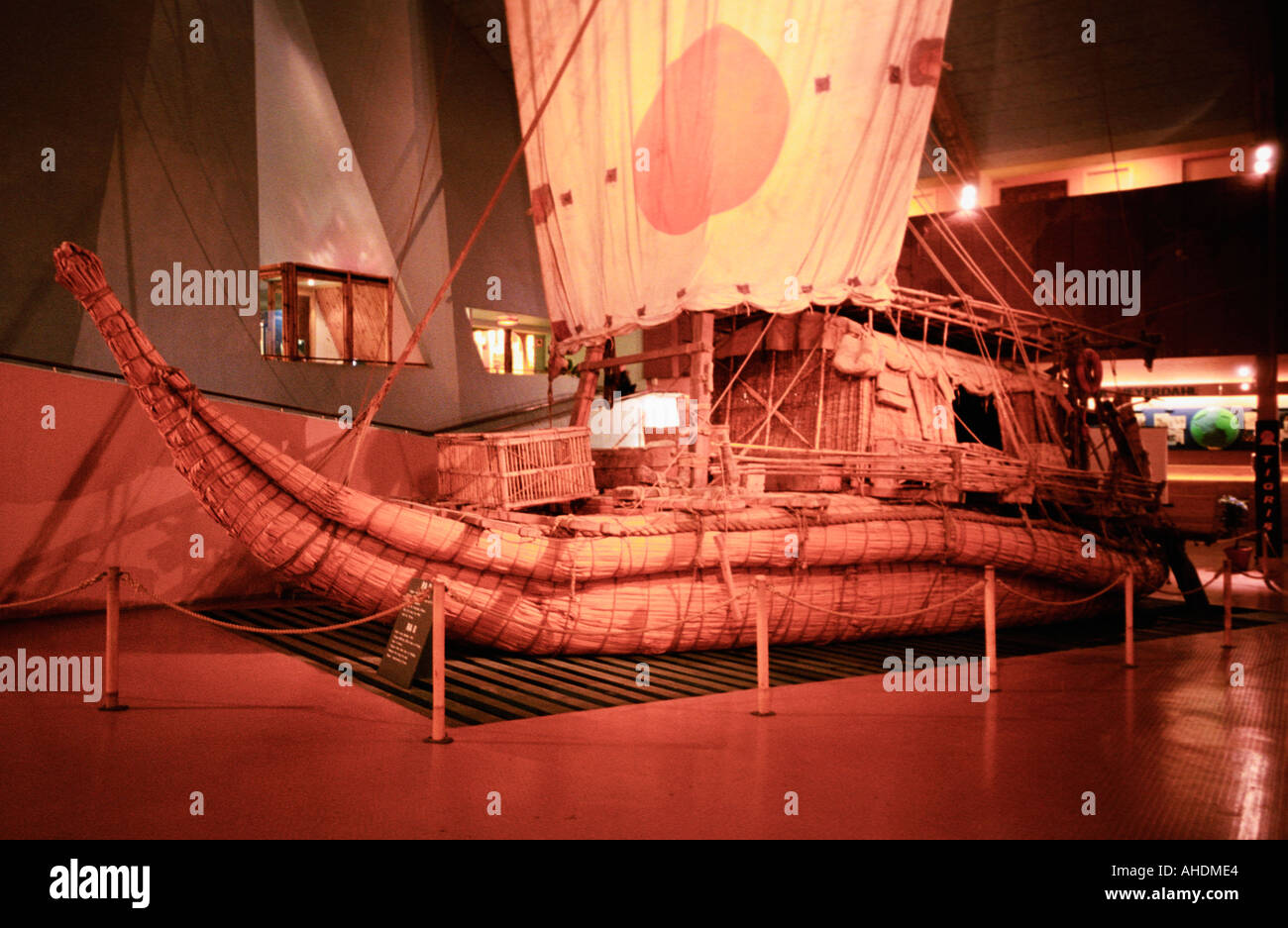 Norvège Oslo Thor Heyerdahls bateau Ra II fait de Reed et utilisé pour traverser l'Atlantique maintenant dans le musée Kon Tiki Banque D'Images