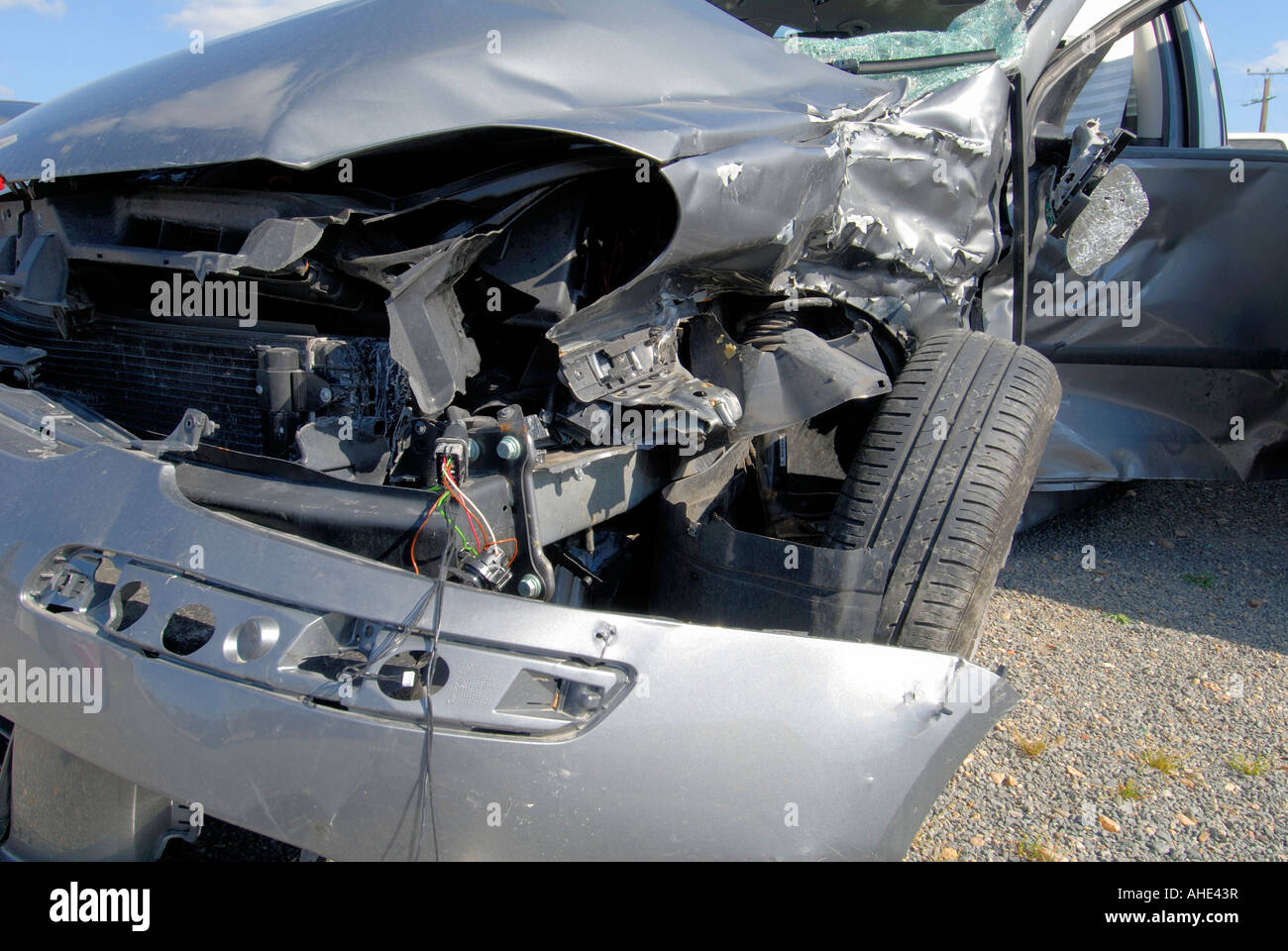 Voiture accidentée après accident de la circulation, Vienne, France. Banque D'Images