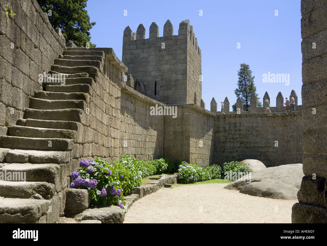 La Costa Verde Minho Portugal Guimaraes castle district Banque D'Images