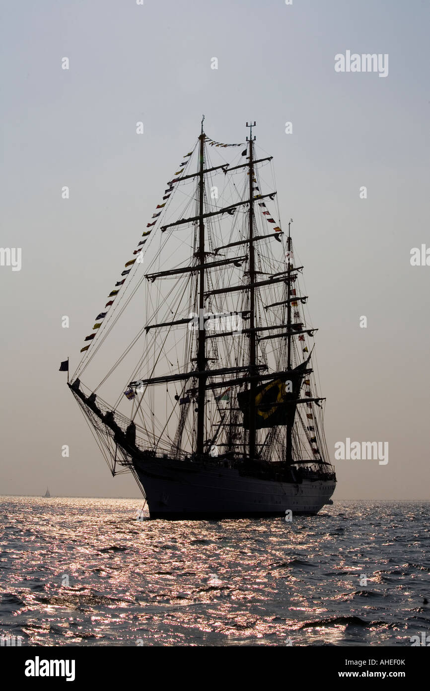 Grand voilier sur l'océan Banque D'Images