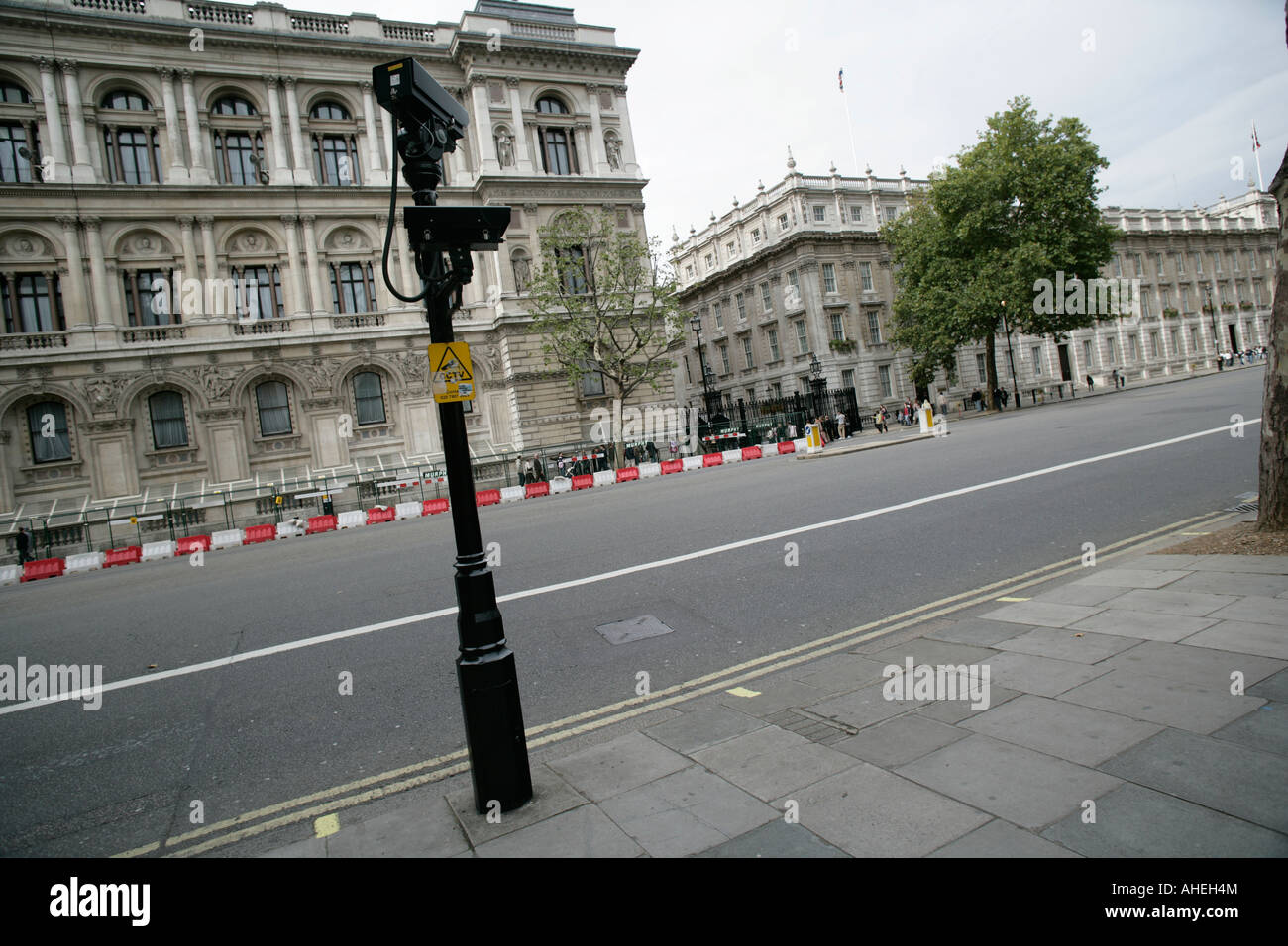 Les caméras de surveillance CCTV formés sur Downing Street, London,  England, UK Photo Stock - Alamy