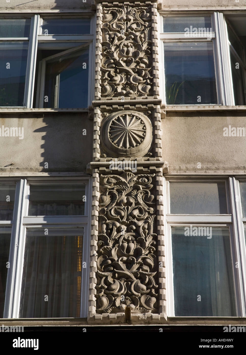 La décoration architecturale des éléments végétaux sculptés dans la pierre, Budapest, Hongrie Banque D'Images