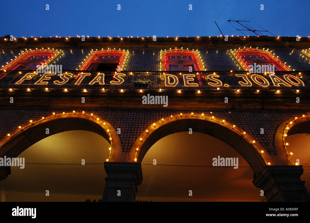 Décorations de rue pendant la Festa de Sao Joao ou Festival de St John dans la ville de Braga au nord du Portugal Banque D'Images