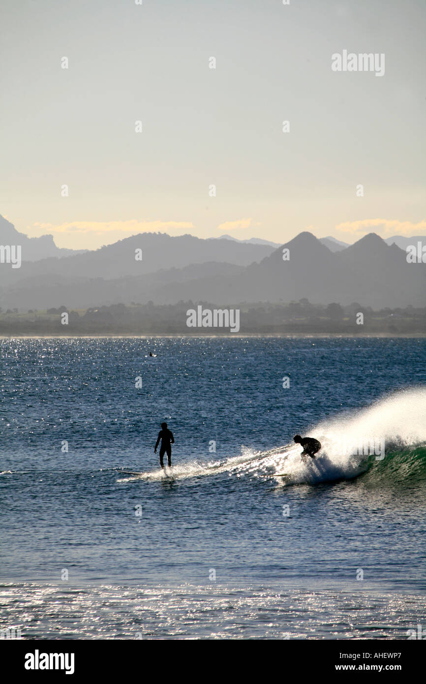 Surf la pause de l'après-midi à la plage de Wategos Byron Bay Australie Banque D'Images