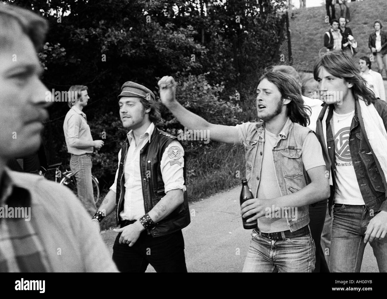 Football, deuxième Bundesliga, 1977/1978, la promotion de la Bundesliga 1978/1979, le stade an der Hafenstrasse à Essen, retour, poste d'Essen par rapport à 1. FC Nuremberg 2:2, les fans de football d'Essen à pied du stade Banque D'Images