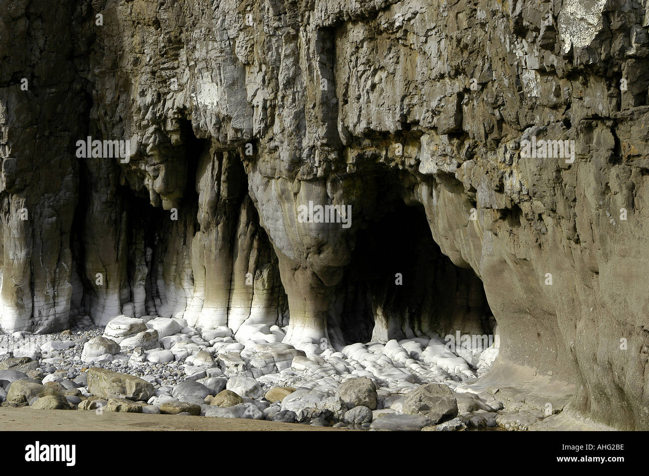 Grottes creusées par la mer Banque D'Images