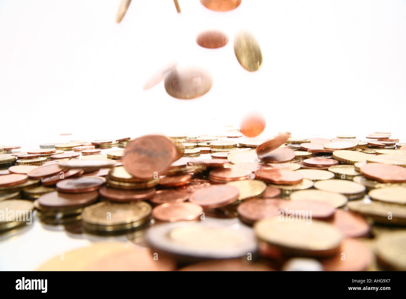 Beaucoup de pièces d'argent symbolisent la pluie Banque D'Images