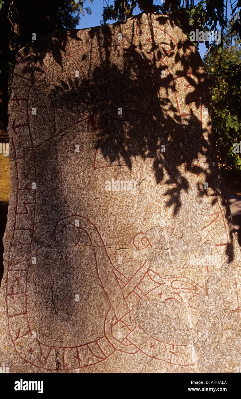 Stugna Runes Sigtuna rune Banque de photographies et d’images à haute résolution - Alamy