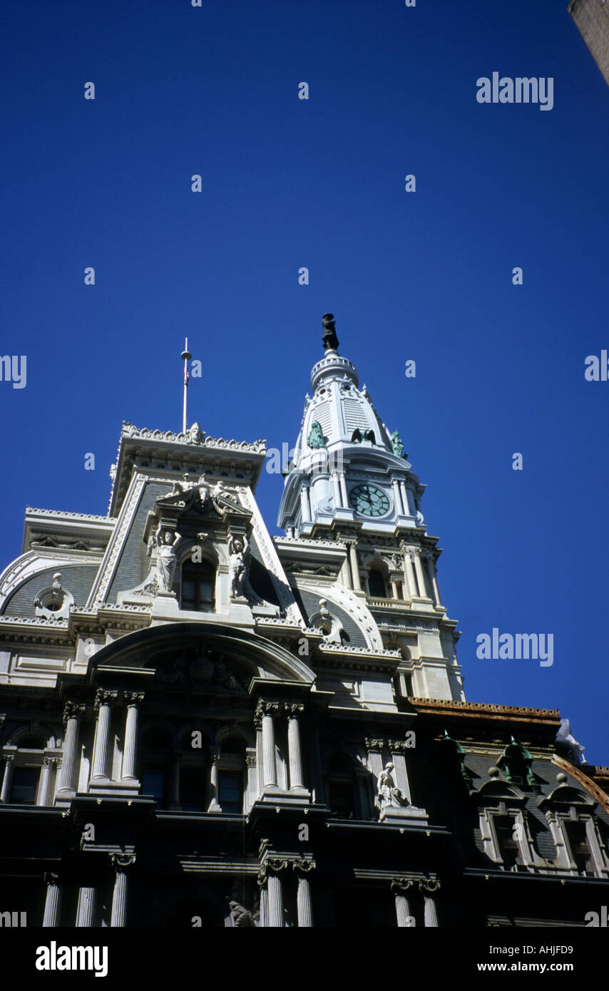Philadelphie, USA. Hôtel de ville historique avec une tour surmontée d'immense statue de William Penn. Banque D'Images