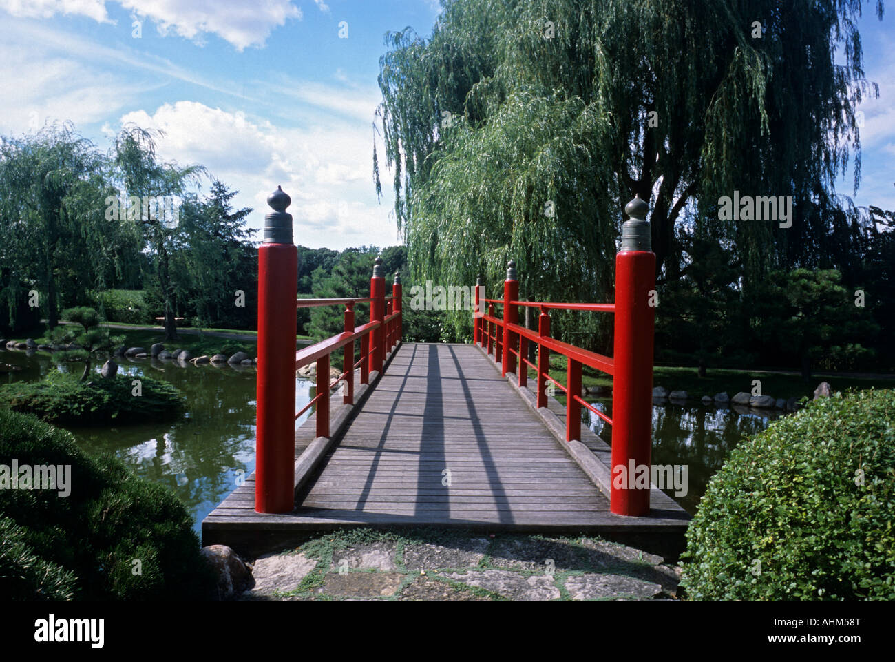 Jardin japonais de NORMANDALE À Bloomington, Minnesota. Conçu par TAKAO WATANABE. La mi-été. Banque D'Images