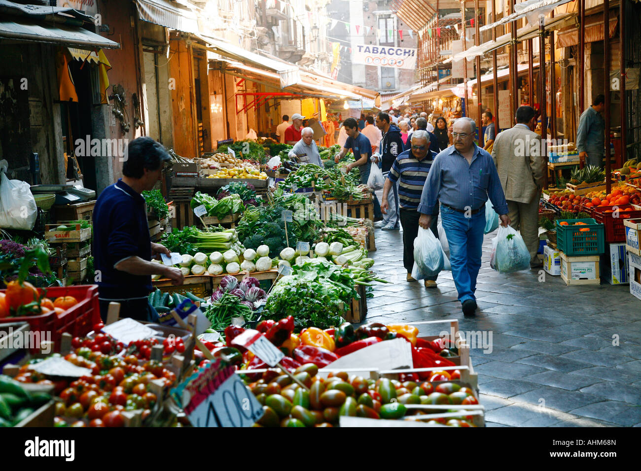 Marché alimentaire de Catane près du marché aux poissons Catane Sicile Banque D'Images