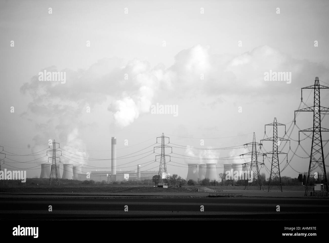 National Grid powerstation power station co2 dioxyde de carbone de fumée le changement climatique de la tour de refroidissement de la cheminée Banque D'Images