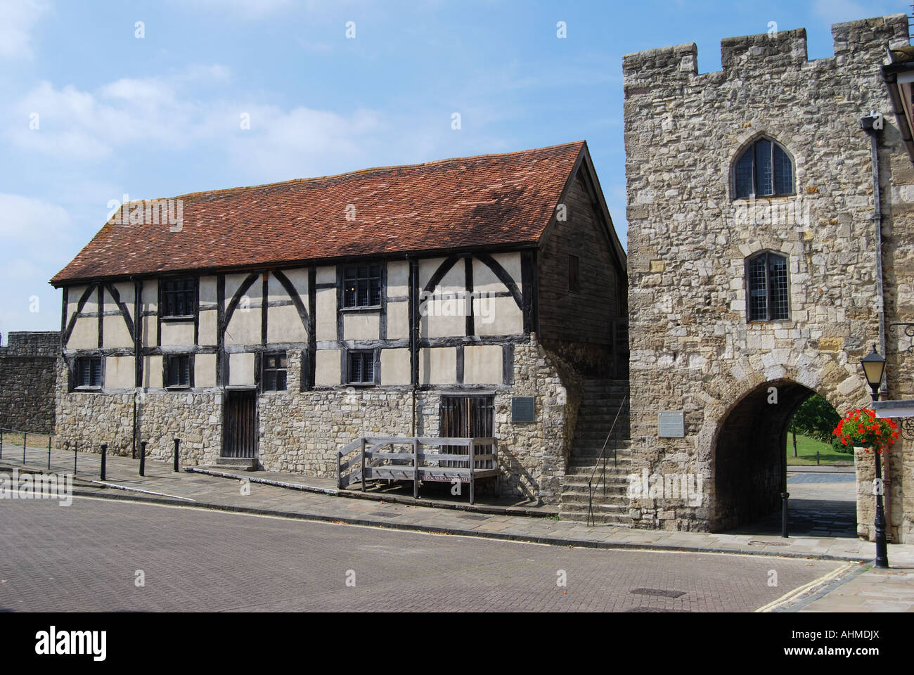 Marchands Tudor Hall, remparts, Southampton, Hampshire, Angleterre, Royaume-Uni Banque D'Images
