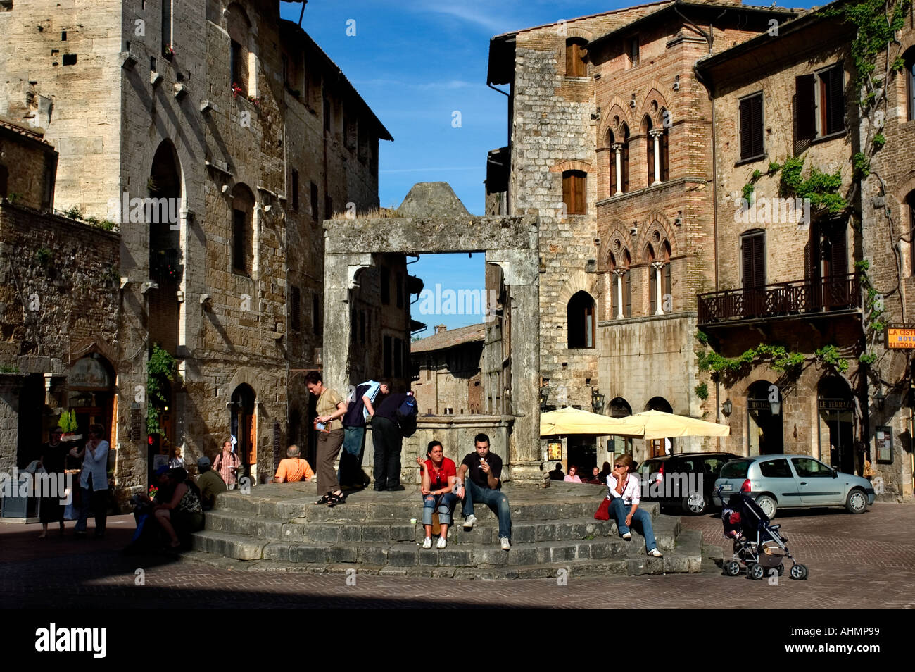 San Gimignano Toscane Italie italien fontaine ville historique Banque D'Images