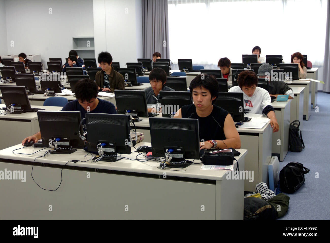Doshisha University students using computers Kodo Japon Banque D'Images