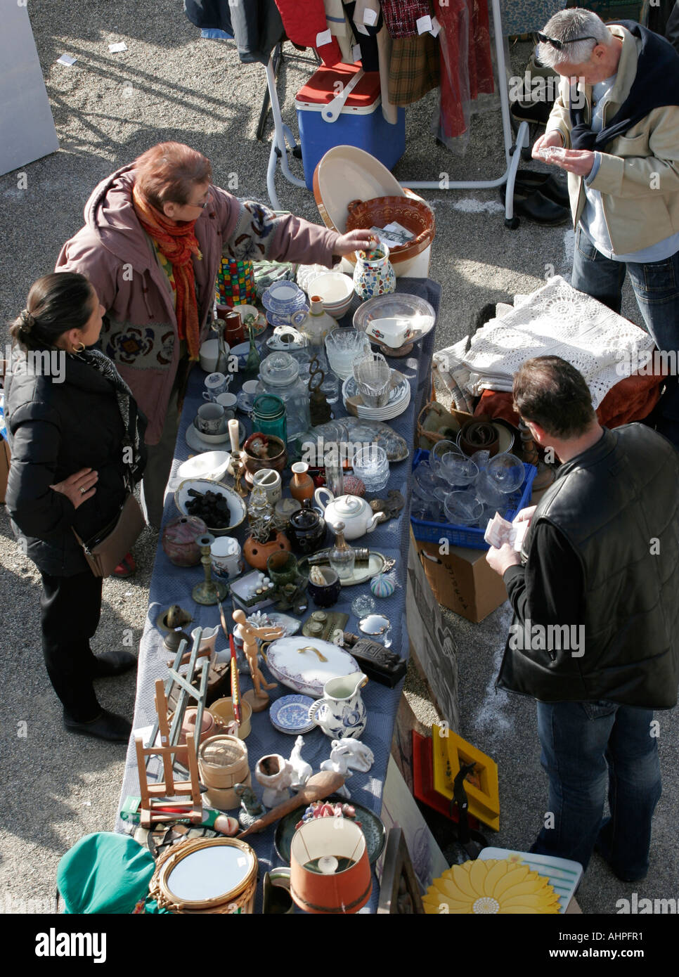 Bric-à-brac market stall Banque D'Images