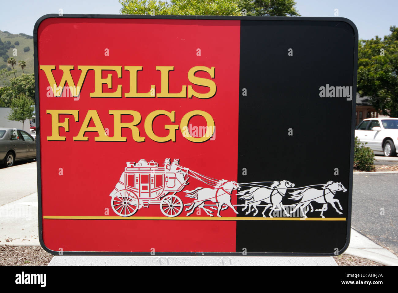 San Luis Obispo California USA Wellss fargo bank inscription stage coach et le cheval rouge noir Banque D'Images