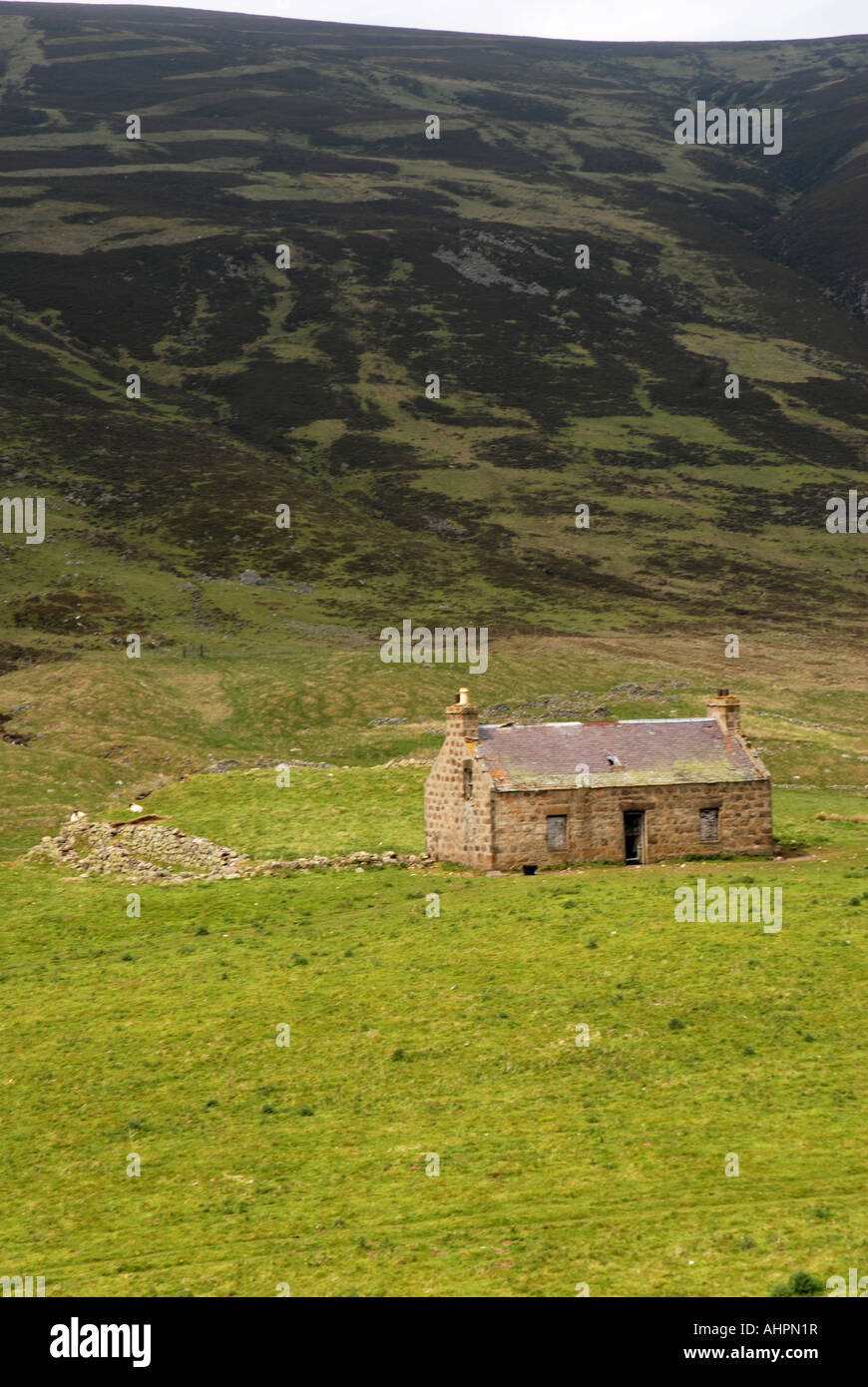 Gîte rural dans la vallée de la rivière Helmsdale, Nw. Highland, Ecosse Banque D'Images