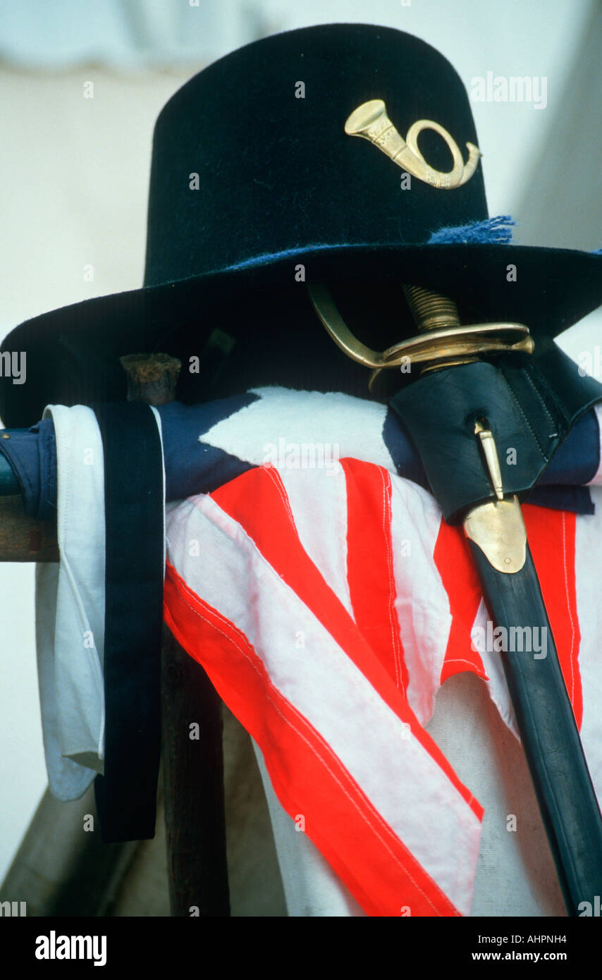 S U Calvaire hat épée et d'un drapeau de guerre civile américaine Banque D'Images