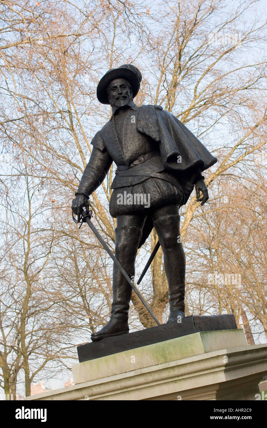 Statue de Sir Walter Raleigh UK Angleterre Londres Greenwich Banque D'Images