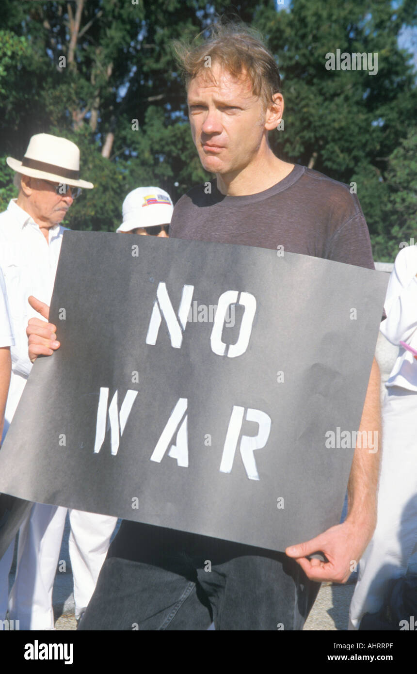 En manifestant contre la guerre à Washington marche noir rallye D C Banque D'Images