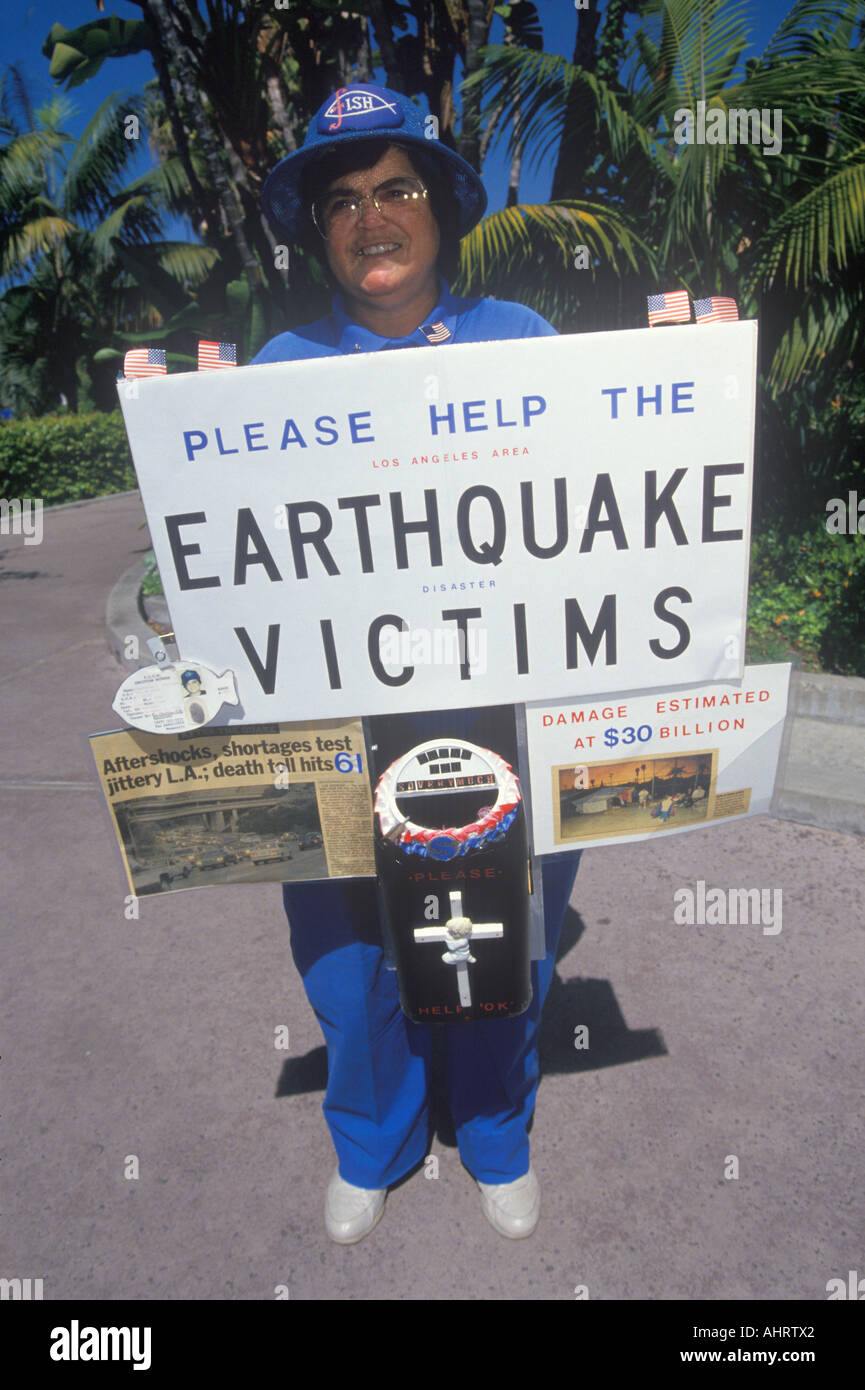 La collecte de dons bénévoles pour les victimes du tremblement de terre de Los Angeles en Californie Banque D'Images