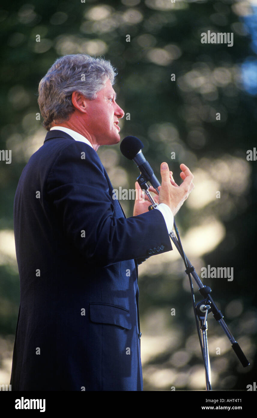 Gouverneur Bill Clinton parle de l'Ohio au cours de la campagne de Clinton Gore 1992 Buscapade tour à Cleveland (Ohio) Banque D'Images