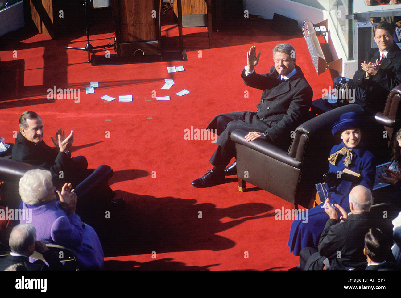 Bill Clinton, 42e président des vagues le jour de l'investiture 1993 Washington DC Banque D'Images
