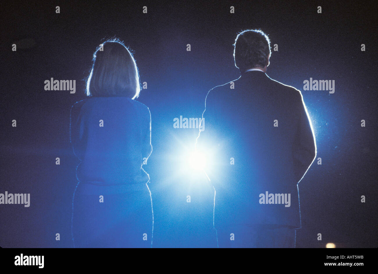 Gouverneur Bill Clinton et son épouse Hillary Clinton, lors d'un rassemblement électoral au Texas en 1992 pour son dernier jour de campagne à McAllen Banque D'Images