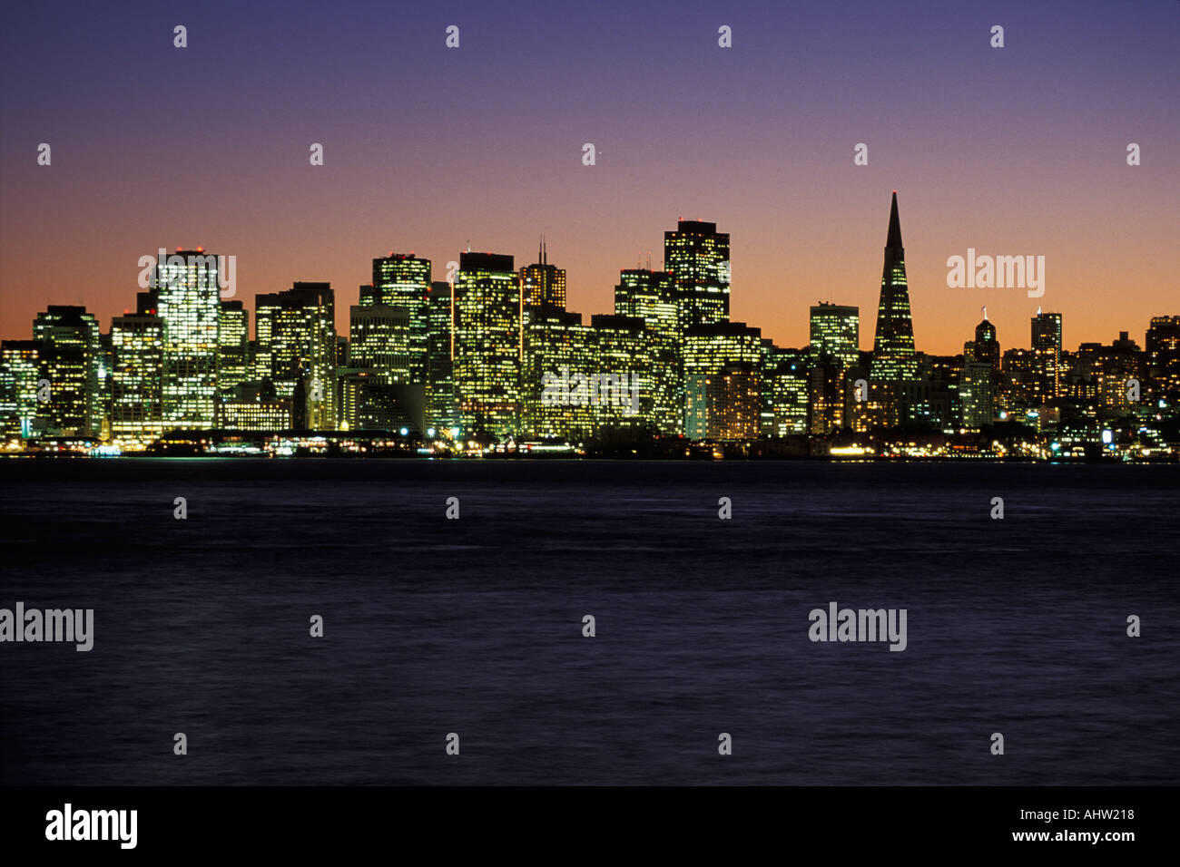 La Californie, San Francisco Bay, San Francisco skyline de Treasure Island Banque D'Images