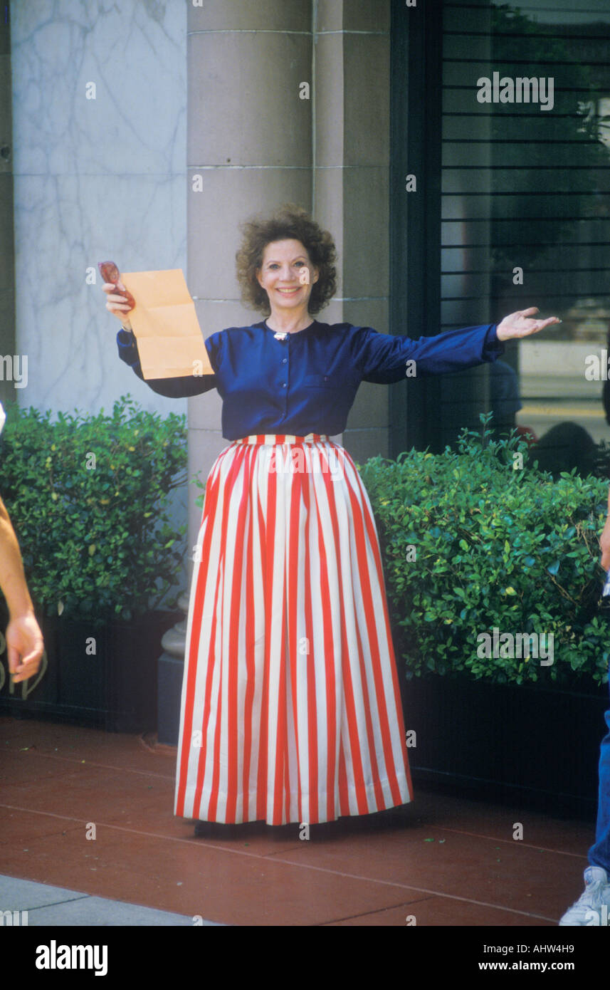 Femme vêtue de couleurs du drapeau américain Los Angeles California Banque D'Images