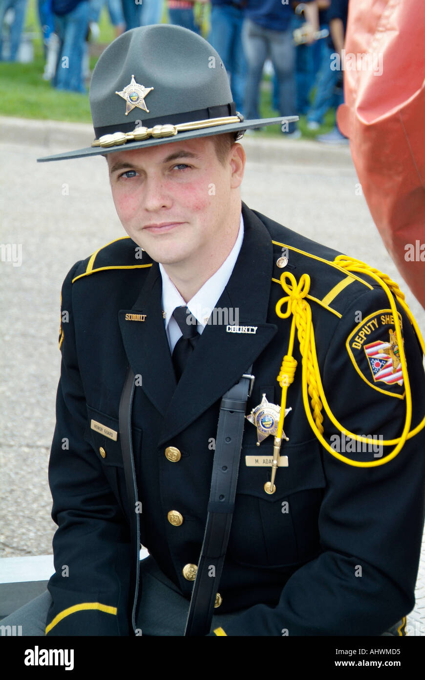 Portrait d'un shérif adjoint dans leur uniforme de la garde d'honneur Photo  Stock - Alamy