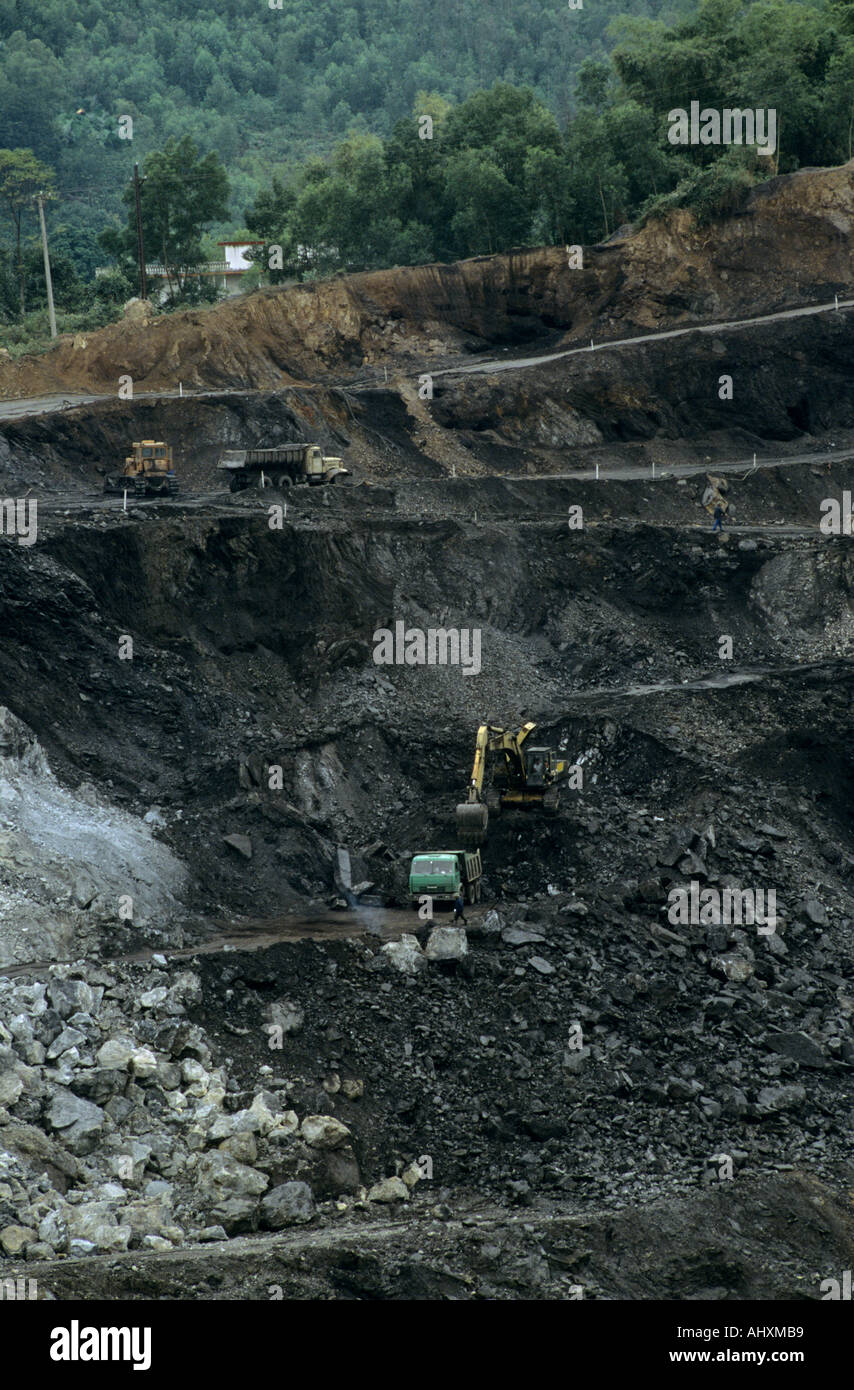 Mine de charbon à ciel ouvert, province de Thai Nguyen, Vietnam Banque D'Images