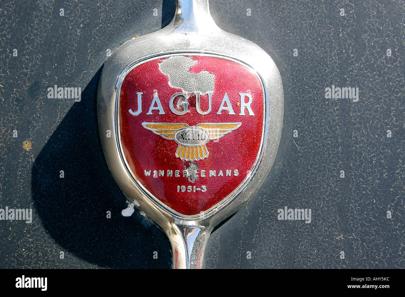 Jaguar Pin Le Mans Winner 1951-1988 - Dimensions 30x15mm
