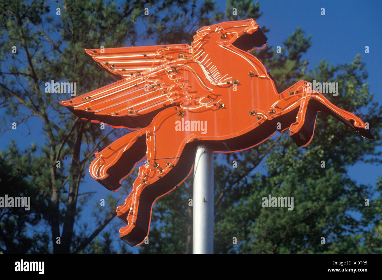 L'enseigne au néon de Pegasus l'huile Standard logo s Banque D'Images